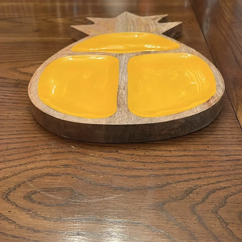 Wooden‎ Pineapple shaped serving tray
